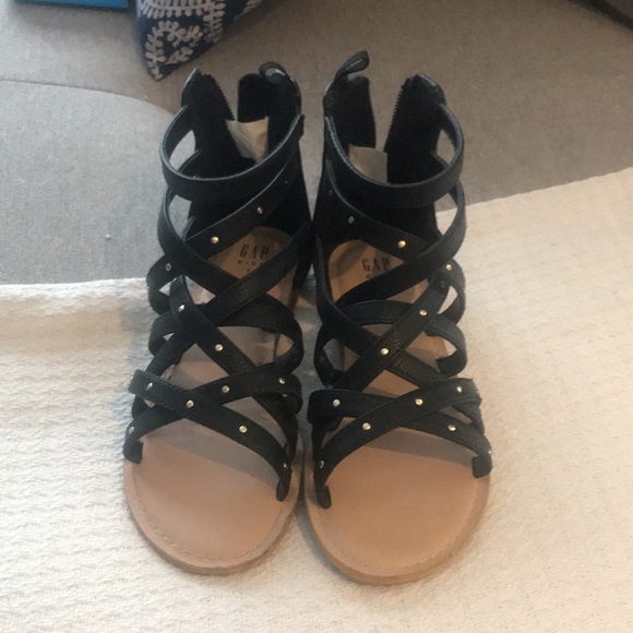 GAP GIRLS BLACK LEATHER STRAPPY SANDALS size 1 - Picture 2 of 8